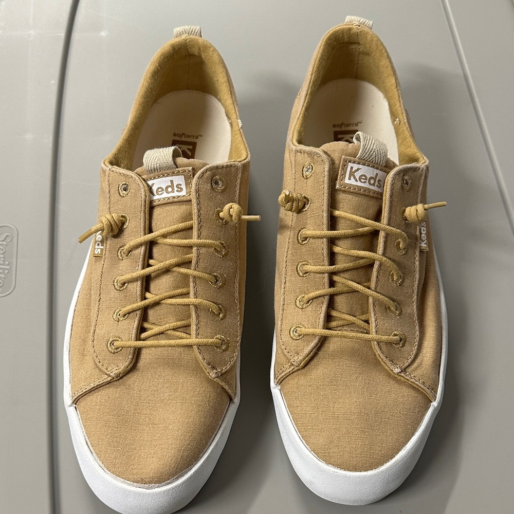 Keds Tan Canvas Low-Top Sneakers EUC